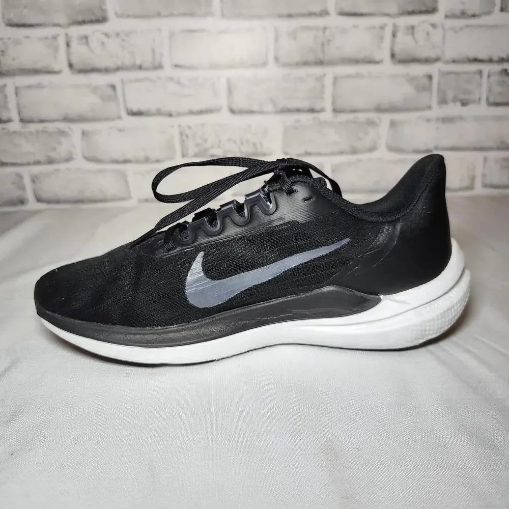 Nike Winflo 9 Women's Black 9.5 Athletic Sneaker Low Top